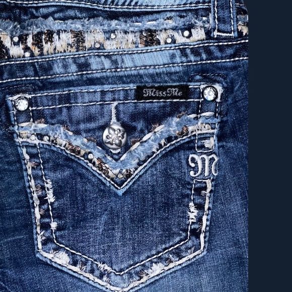 Miss Me Mid Rise Easy Bootcut Jeans Size 28x28 - Picture 1 of 7
